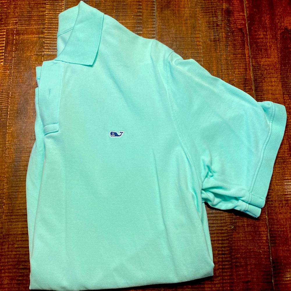 Vineyard vines men’s shirt(great condition)light green with navy whale logo